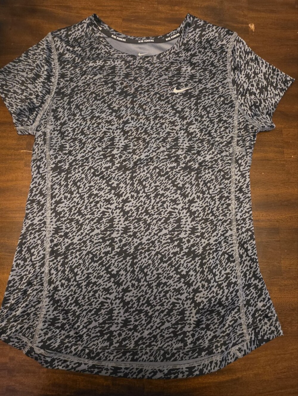 Nike Running Dri-FIT Women's Short Sleeve Top - Black & Grey Abstract Cheetah